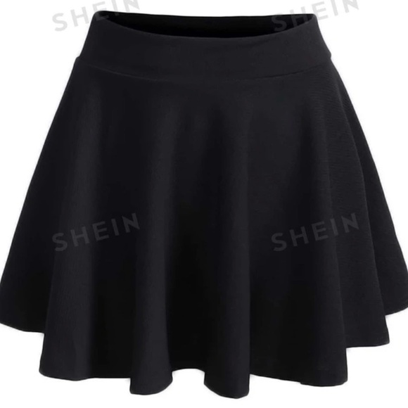 SHEIN curve black skirt..size 2X..(NWT) - Picture 2 of 3